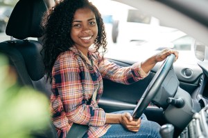 teen driver using defensive driving tips